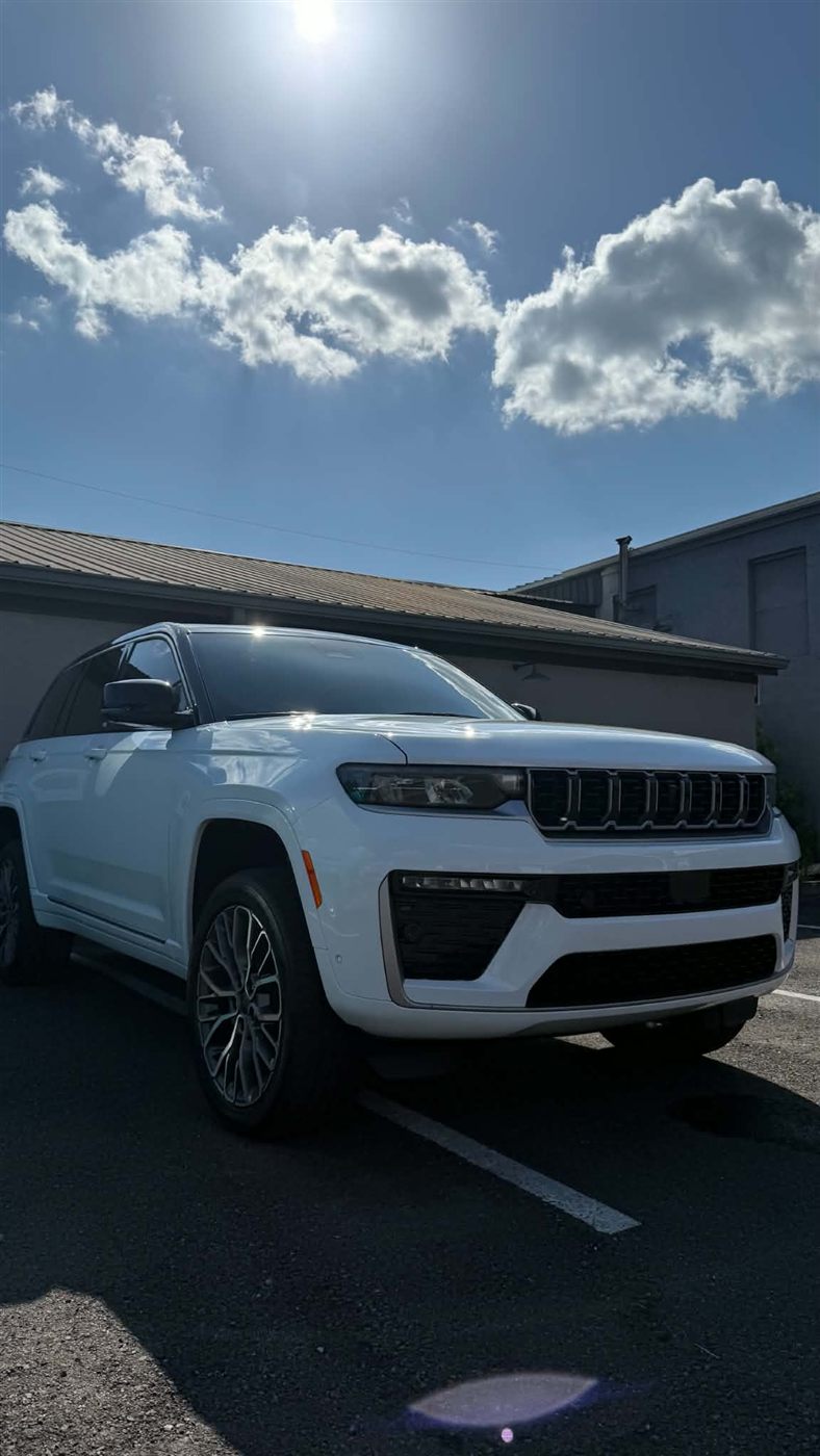 White Jeep Grand Cherokee with fresh paint protection